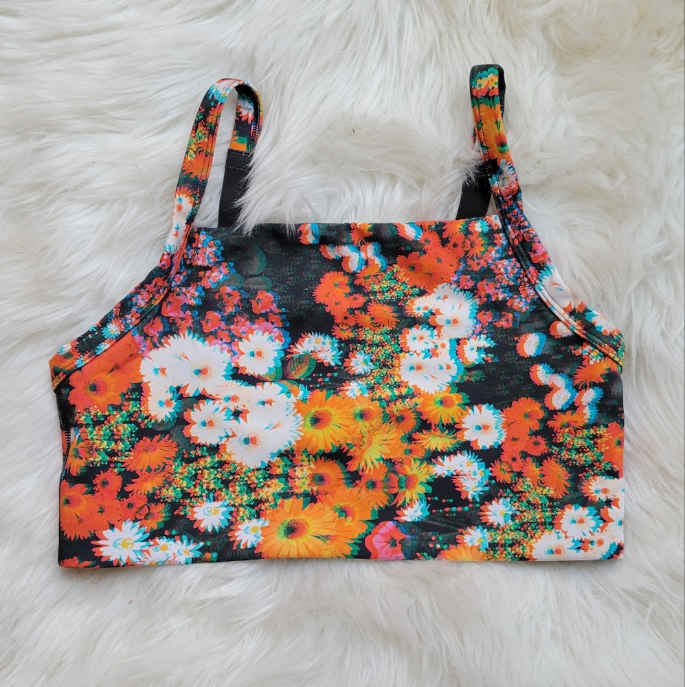 Offline by Aerie Sports Bra Blurred Floral Adjustable - small - Picture 4 of 8